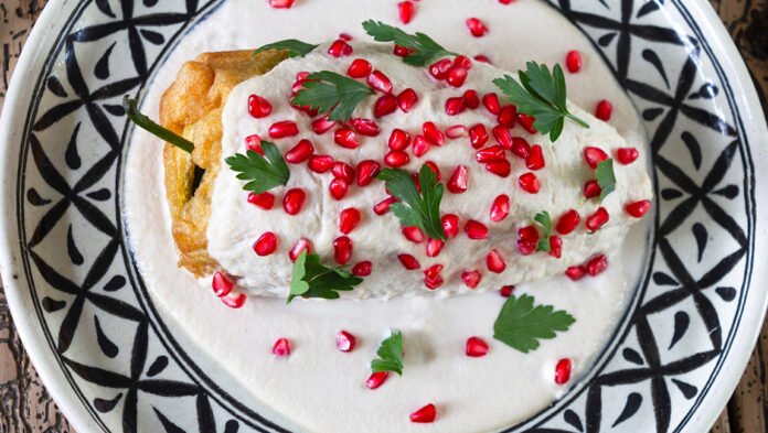 Inició temporada chiles en nogada