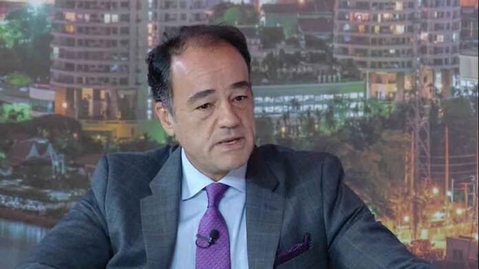 Alex Zozaya recibió la Presea CNET al Liderazgo Turístico