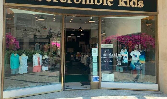 En los centros comerciales