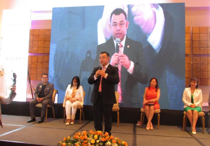 El presidente nacional de la AMPI