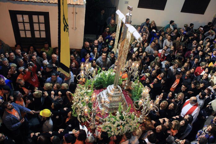 La fiesta de Las Cruces y los Fuegos de Mayo
