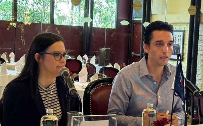 Mónica y Juan Arce.