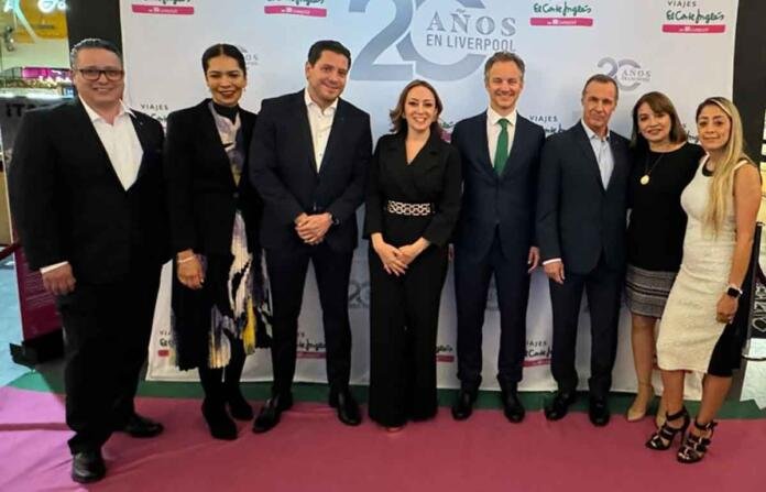 Directivos de ambas empresas