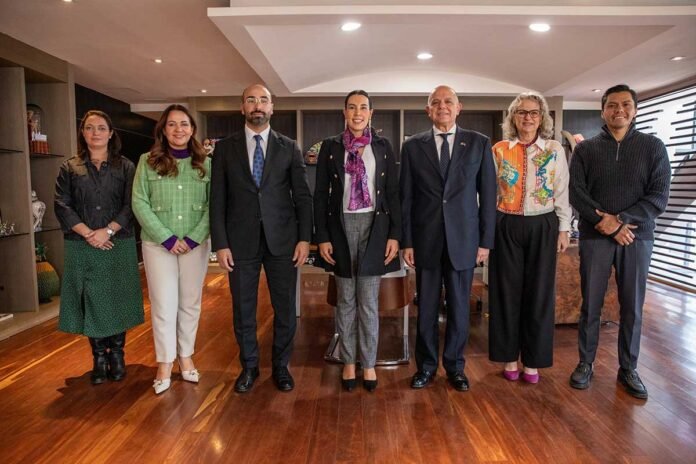 100 Miembros de la Sectur, la embajada de Turquía y Agencia Turca de Cooperación y Coordinación