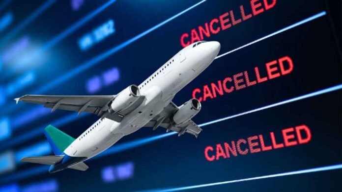 Caos en el AICM por lluvias