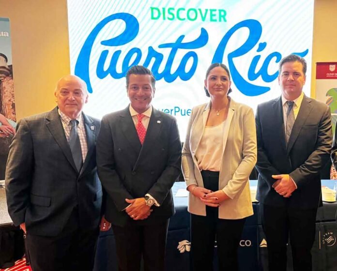 Jennie Shrem Serur, Giancarlo Mulinelli, Jennie Shrem Serur y Juan Inzunza.