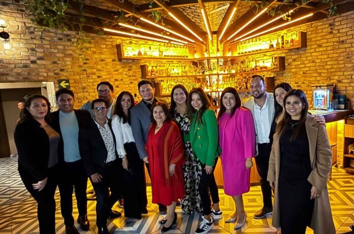 Participantes en el After Office Luxe Network