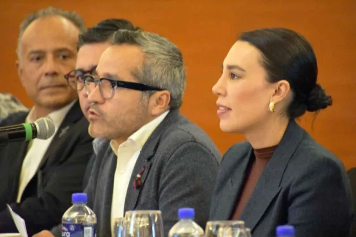 CanaeroSectur-10 Durante la firma del acuerdo entre Canaero y Sectur