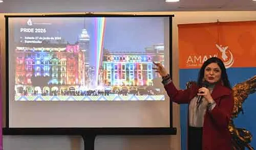 Alejandra Fraustro se reune con miembros de la AMAV CDMX