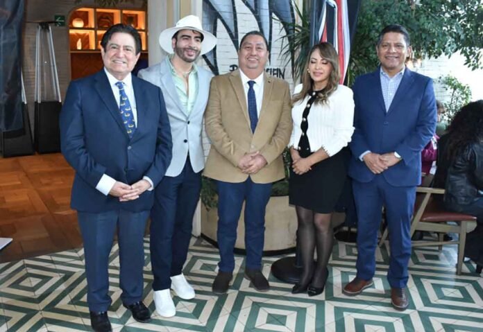 Durante la reunión, Riviera Maya Espectacular. (Foto: Jaime Andrés Arroyo Olin).