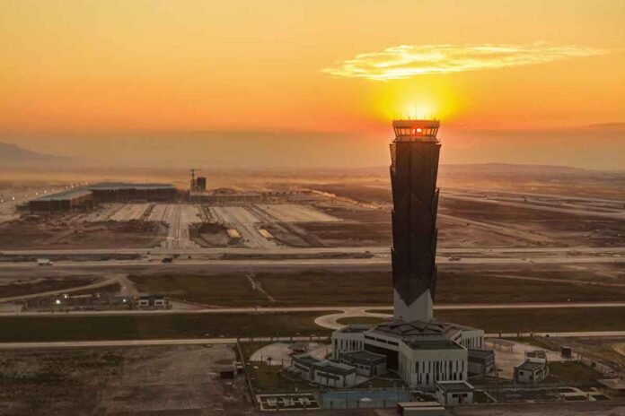 Si el AIFA logra consolidarse como nodo logístico internacional, podría convertirse en una pieza funcional dentro del tablero aeroportuario mexicano.