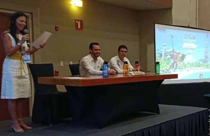 Durante la presentación de KUZÁ Beach & Adventure Park
