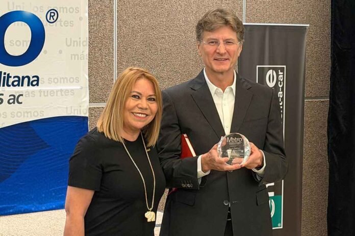Alicia Mejía y Enrique de la Madrid en el 4° Encuentro de Promoción Turística