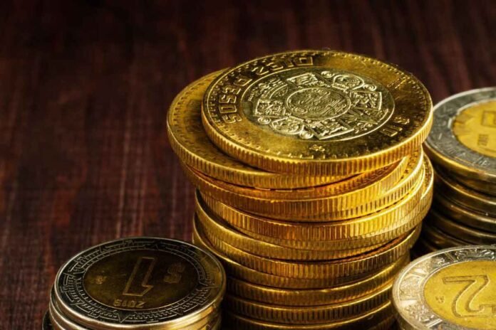 Posturas brutas a favor del peso se contrajeron en 5.21% o 7,012 contratos