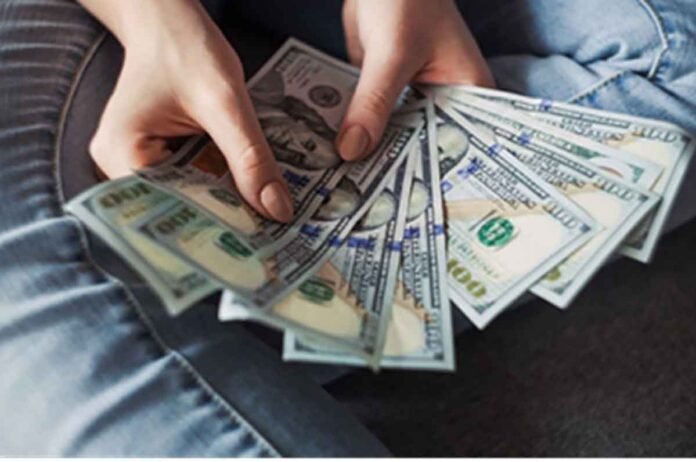 En agosto, el peso mostró una apreciación anual de 8.77 por ciento